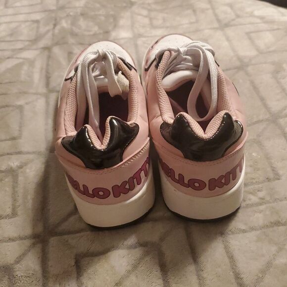 Sanrio Hello Kitty Court Sneakers Women’s Size 9 Pink Lace Up Shoes - Picture 4 of 10
